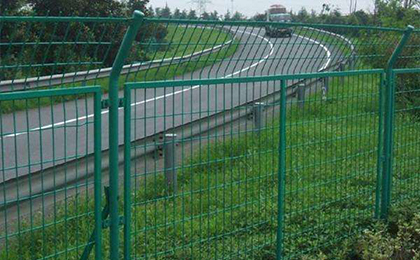 高速公路護(hù)欄網(wǎng) 高速公路護(hù)欄網(wǎng)